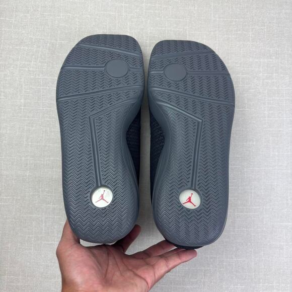 Athletic_Shoes